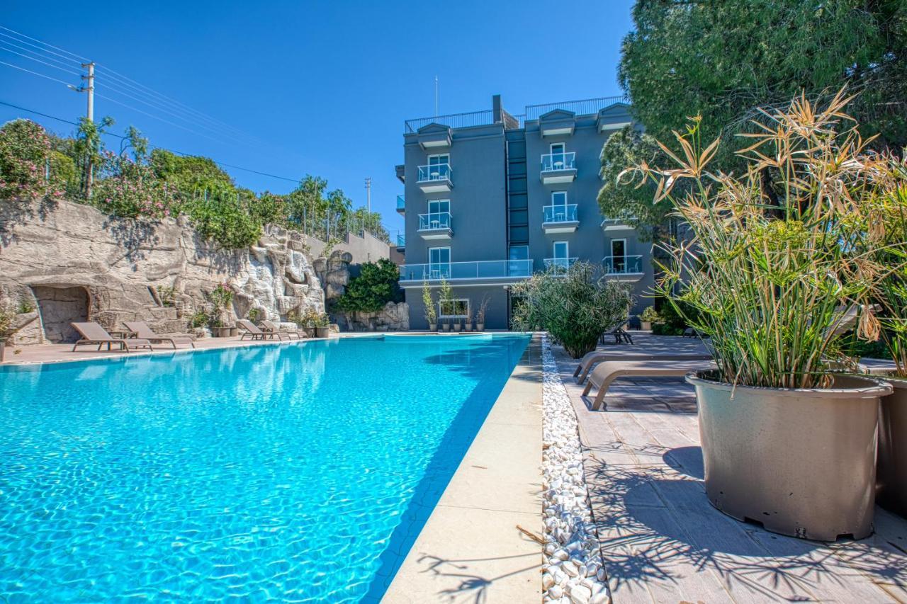 Aegean Apartments - Çeşme Esterno foto